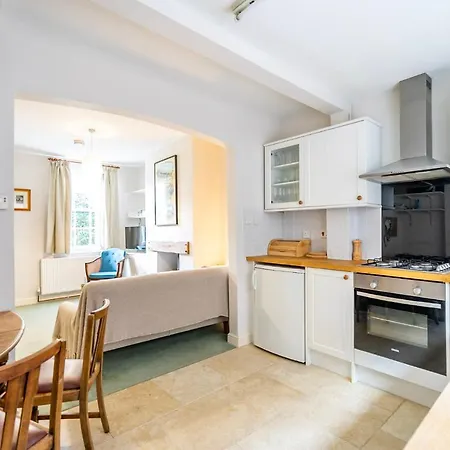 Appartement 6 Monkbar Court *