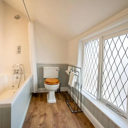 6 Monkbar Court Lägenhet