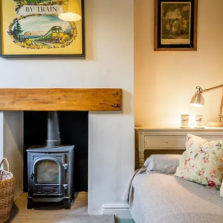 6 Monkbar Court * York