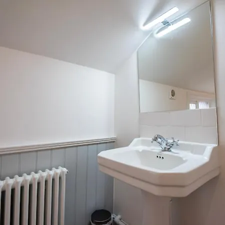 6 Monkbar Court York